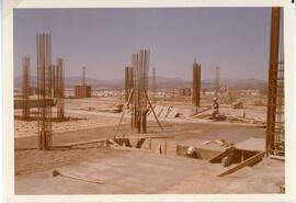 Biblioteca 1973. Obras de la sala de consulta.