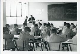 Clase de matemática a escolares del Colegio Cristo de la Yedra.