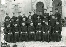 Padres; Maestros y Académicos de Universidad.