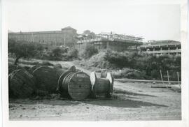 Carretes en las obras de la segunda planta del edificio de biblioteca.